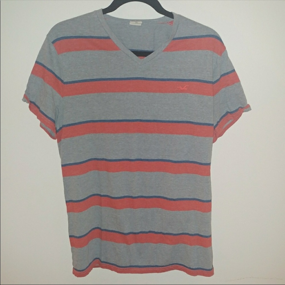 NWOT Men’s Hollister Vneck